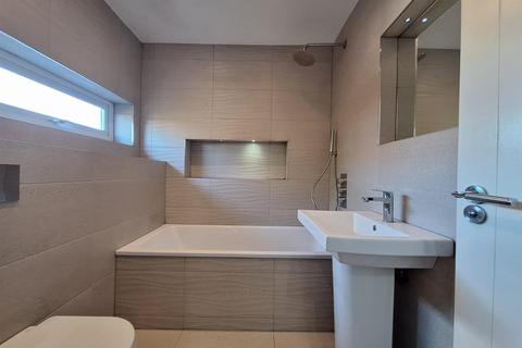 3 bedroom house to rent, St. Andrews Road, Carshalton