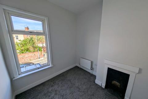 3 bedroom terraced house to rent, Borough Road, Darlington DL1