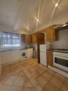Studio to rent, Sheepcote Road, Harrow HA1