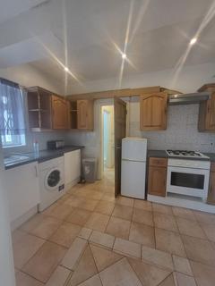 Studio to rent, Sheepcote Road, Harrow HA1