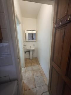 Studio to rent, Sheepcote Road, Harrow HA1