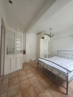 Studio to rent, Sheepcote Road, Harrow HA1