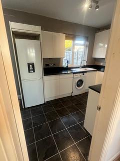 2 bedroom terraced house to rent, Farnborough GU14