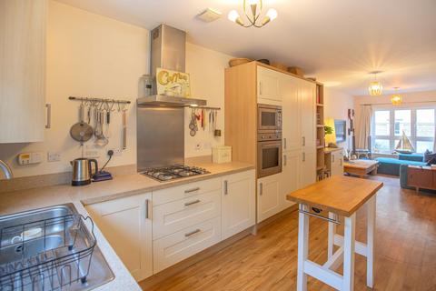 4 bedroom terraced house for sale, Sir Bernard Lovell Road, Malmesbury, SN16