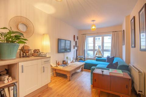 4 bedroom terraced house for sale, Sir Bernard Lovell Road, Malmesbury, SN16