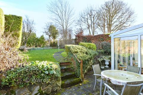 3 bedroom detached house for sale, St. Martin's Drive, Eynsford DA4