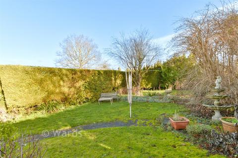 3 bedroom detached house for sale, St. Martin's Drive, Eynsford DA4