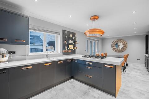 5 bedroom detached house for sale, Heron View, Motherwell