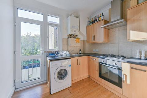 2 bedroom flat to rent, Kinsale Road, Peckham Rye, London, SE15
