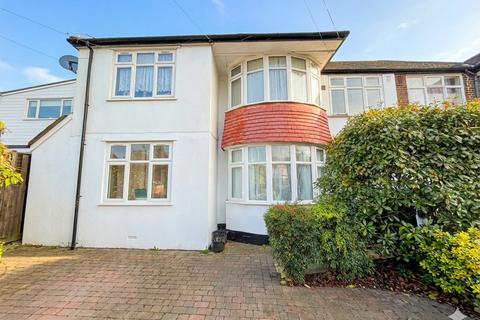 2 bedroom flat to rent, Gordon Avenue, Stanmore, HA7