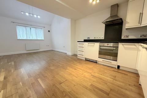 2 bedroom flat to rent, Gordon Avenue, Stanmore, HA7
