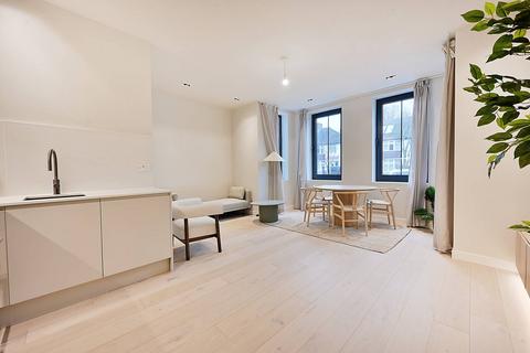 2 bedroom flat to rent, Creswick Road, Ealing, Acton, W3