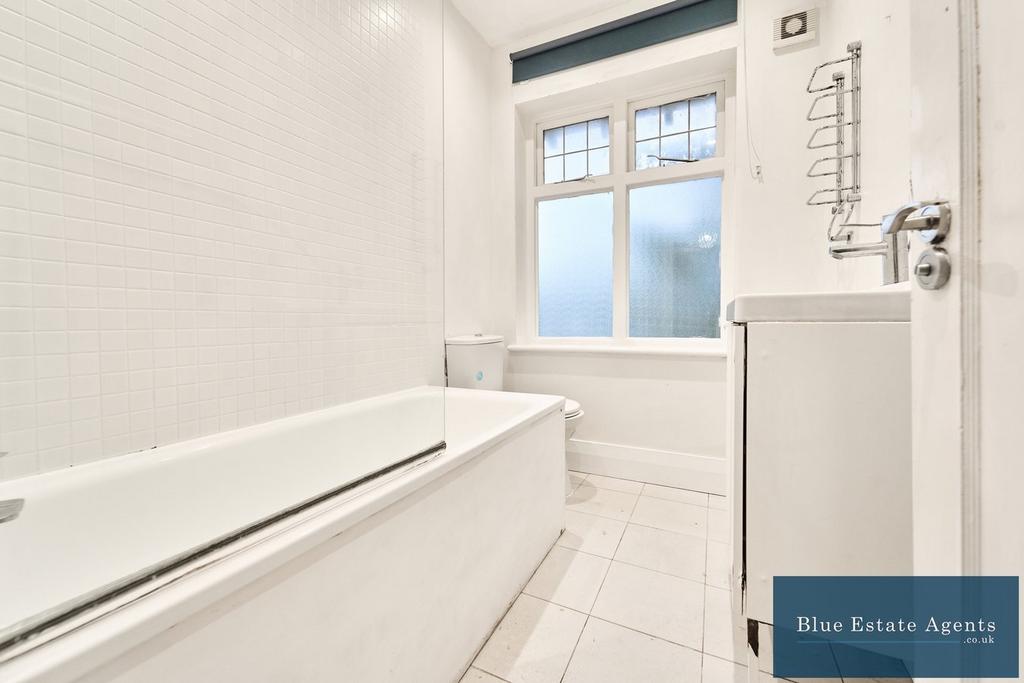 Family Bathroom Suite