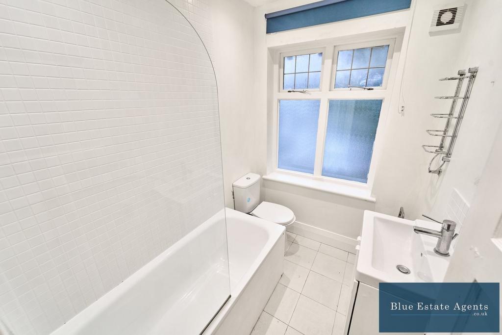 Family Bathroom Suite Family Bathroom Suite