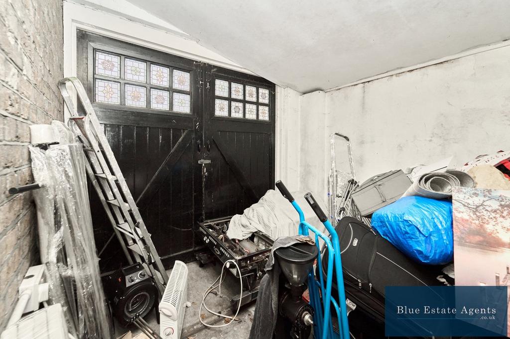 Side Garage Internal