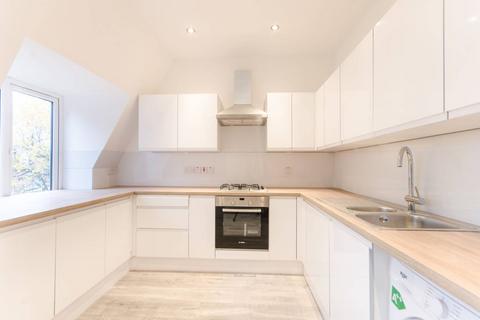 2 bedroom flat to rent, Park Avenue, Willesden Green, London, NW2