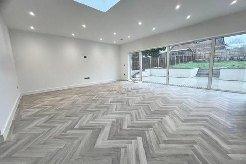 4 bedroom bungalow for sale, Homeway, Romford