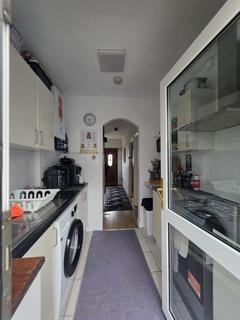 3 bedroom house to rent, Clarendon Road, London N18