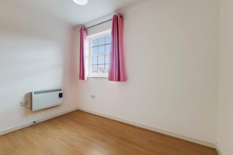 2 bedroom apartment to rent, Queensberry Place, London E12