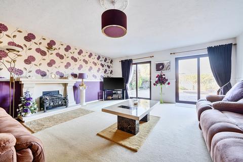 2 bedroom detached bungalow for sale, Roundstone Way, Selsey, PO20
