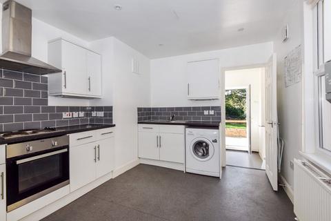 1 bedroom flat to rent, Tresco Road, London, SE15