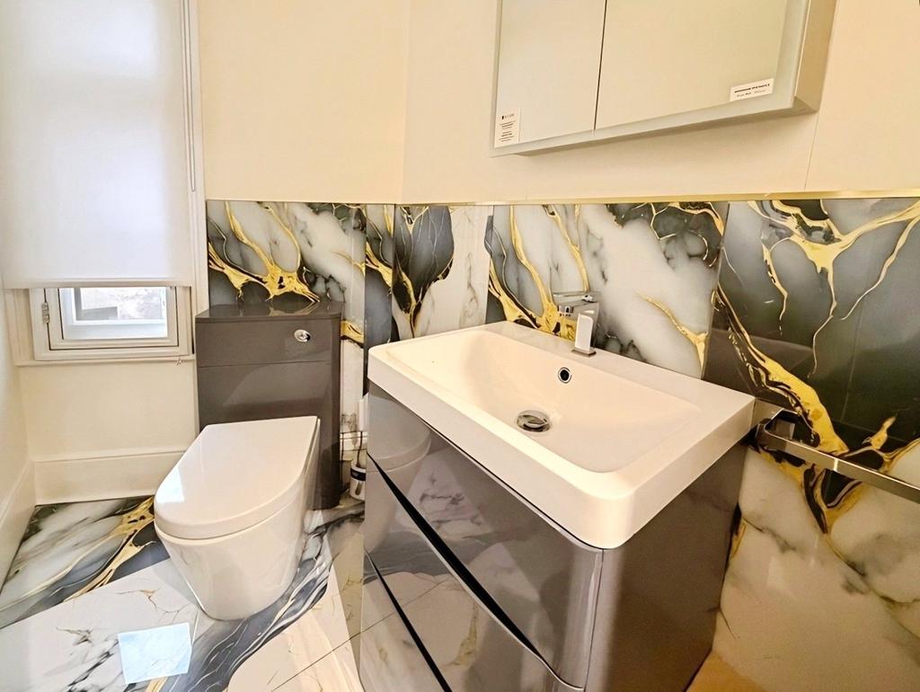 Ensuite Toilet
