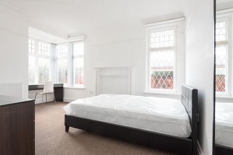 undefined, 6 Kingston Terrace, LS2 9BW