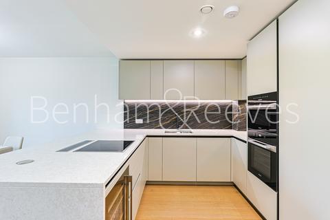 2 bedroom apartment to rent, Parrs Way, London W6