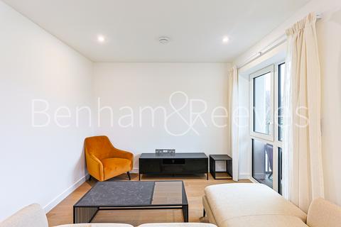 2 bedroom apartment to rent, Parrs Way, London W6