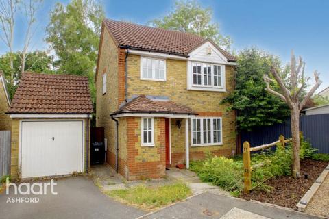 3 bedroom detached house for sale, Landbury Walk, Ashford