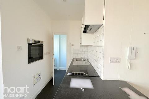 undefined, Bath Road, Maidenhead
