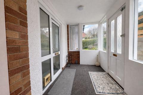 5 bedroom semi-detached house to rent, Deeds Grove, High Wycombe