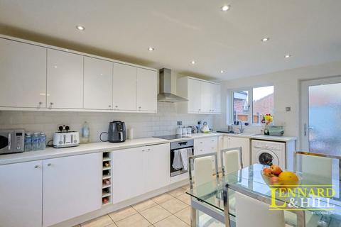 3 bedroom end of terrace house for sale, Parsonage Road, Grays RM20
