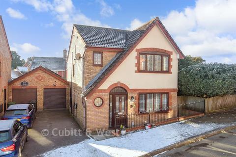 3 bedroom detached house for sale, Pipit Meadow, Uckfield, East Sussex