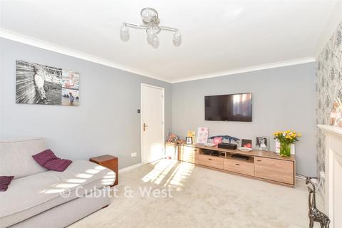 3 bedroom detached house for sale, Pipit Meadow, Uckfield, East Sussex