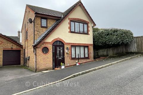 3 bedroom detached house for sale, Pipit Meadow, Uckfield, East Sussex