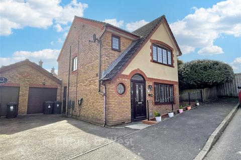 3 bedroom detached house for sale, Pipit Meadow, Uckfield, East Sussex