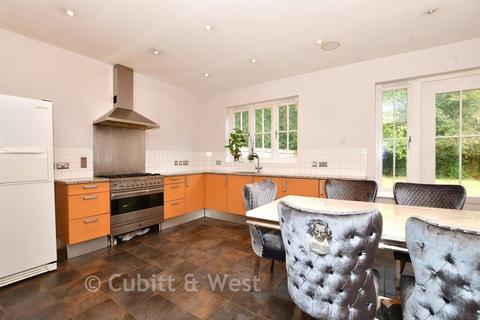 undefined, The Warren, Kingswood KT20