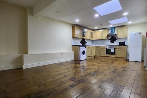 undefined, Albert Road, Ilford - CHAIN FREE!