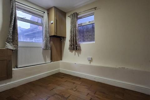 undefined, Albert Road, Ilford - CHAIN FREE!