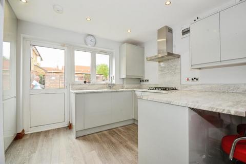 2 bedroom end of terrace house for sale, Daintry Close, Harrow HA3