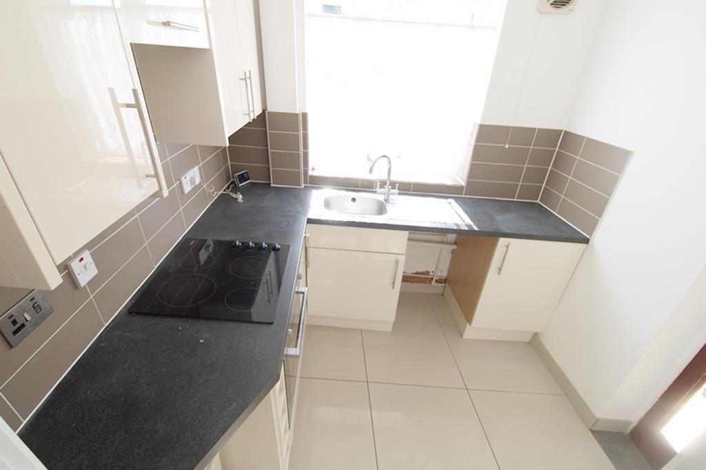 Kitchen 2.jpg