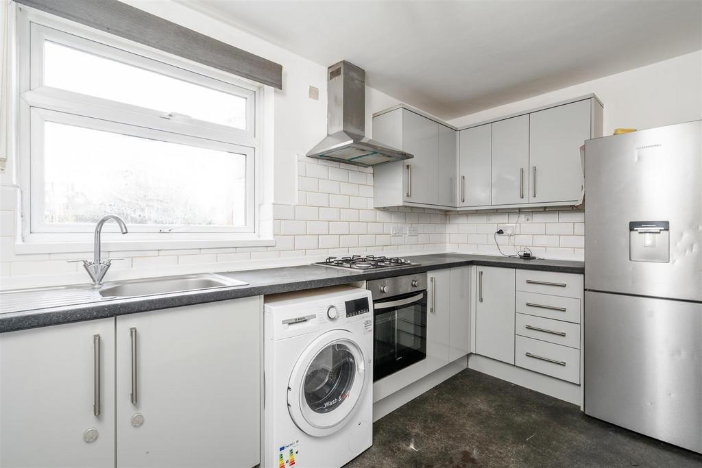 53 Touchwood Hall Close 6.jpg