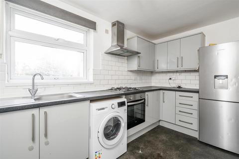 2 bedroom apartment to rent, Touchwood Hall Close, Solihull