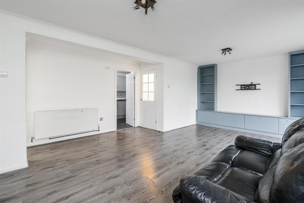 53 Touchwood Hall Close 9.jpg