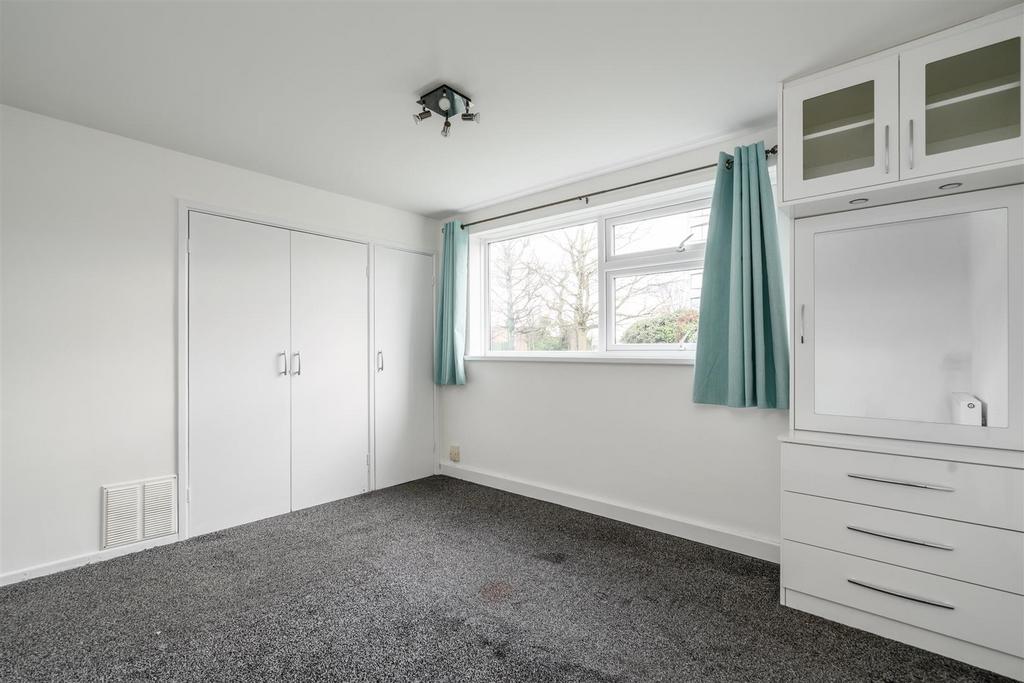 53 Touchwood Hall Close 3.jpg