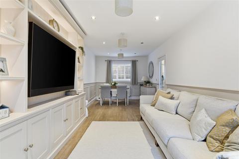 3 bedroom detached house for sale, Dray Gardens, Buntingford