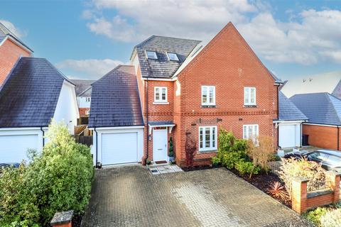 undefined, Royston Drive, Farnham GU10