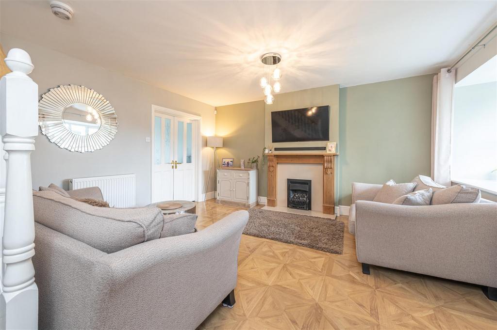 06 - 26 Bracken Way HX5 9 QH.jpg