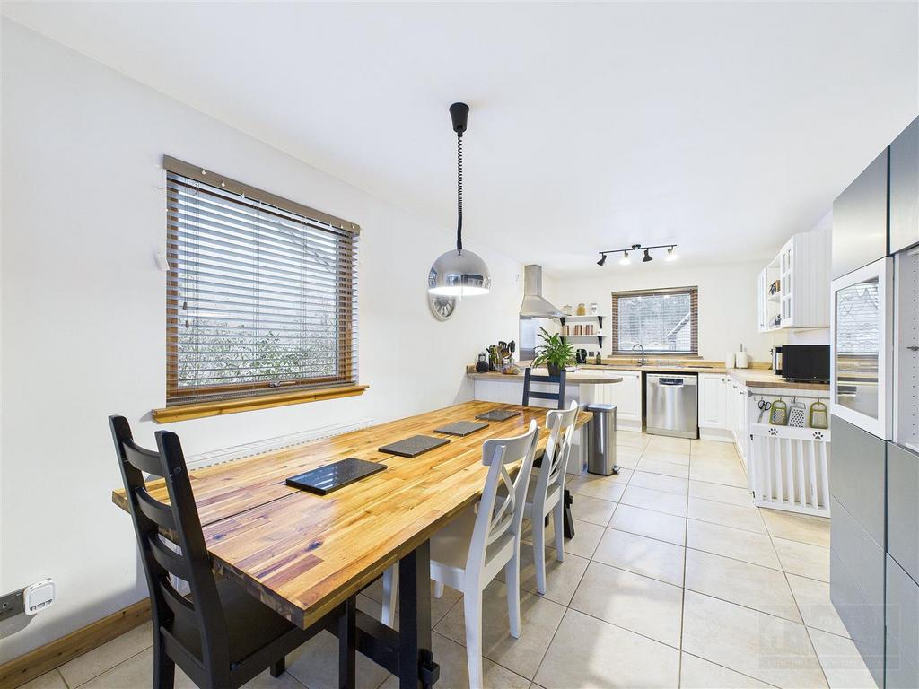 Kitchen &amp; Dining Area